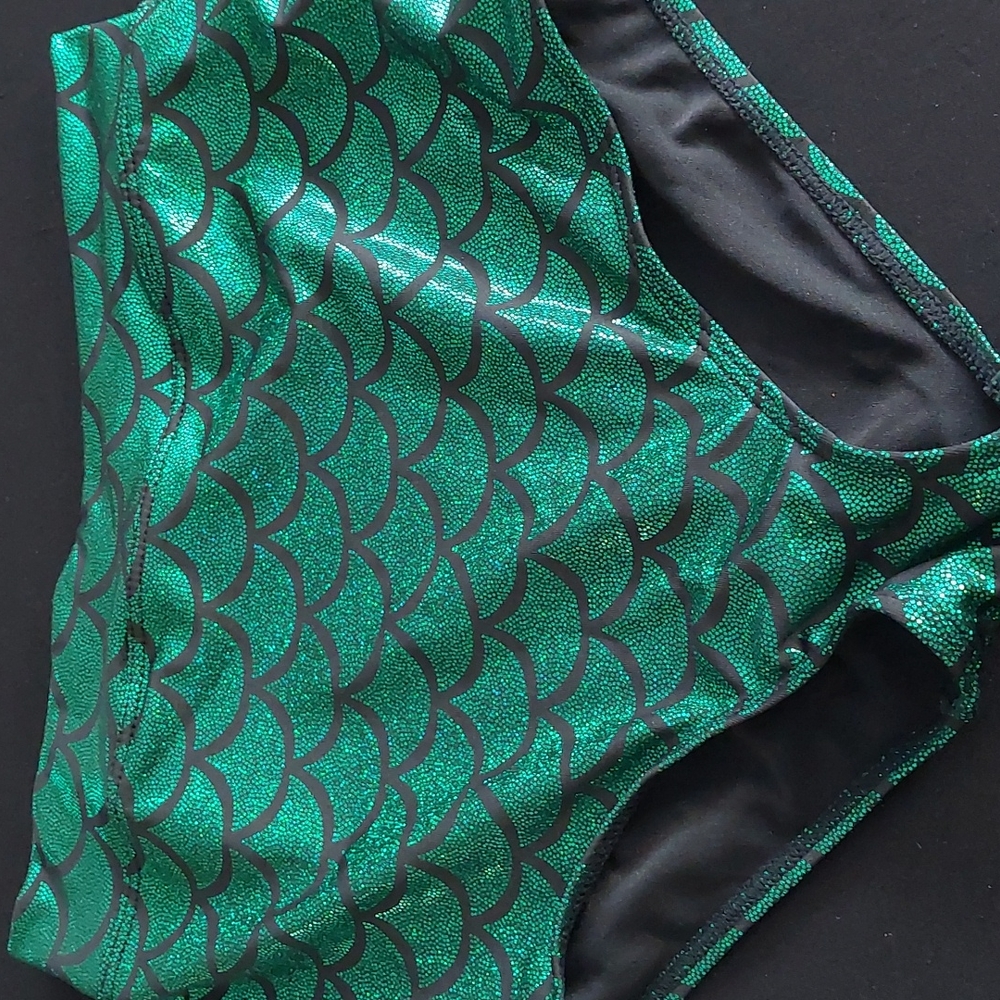 Pant alone swim! Green and black